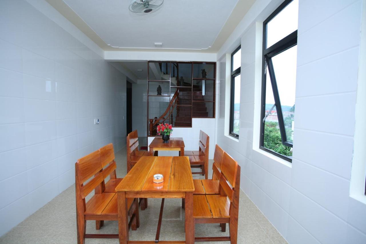 Sky Hotel Phong Nha Esterno foto